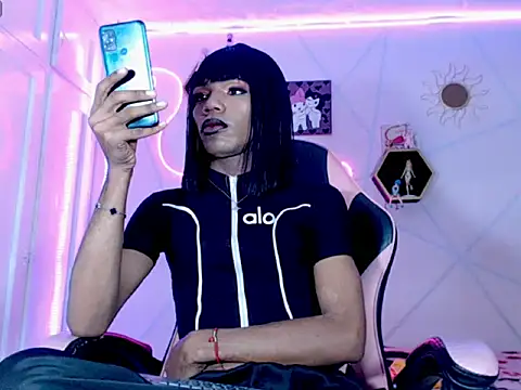 Snapshot of Violeta_R_ chatting on 02.22.26 Violeta R online show from 02.22.26