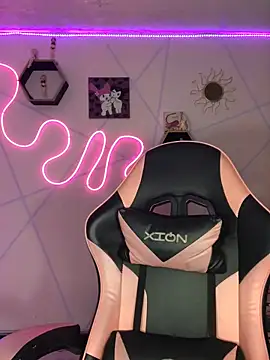 Snapshot of Violeta_R_ chatting on 02.27.26 Violeta R online show from 02.27.26