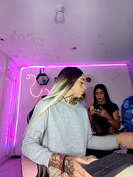 Snapshot of Violeta_R_ chatting on 04.02.26 Violeta R online show from 04.02.26