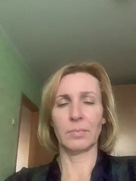 Snapshot of VeltaMur975 chatting on 02.21.26 VeltaMur975 online show from 02.21.26