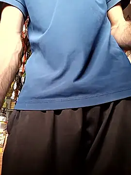 Snapshot of Beinghorny83 chatting on 04.14.26 Beinghorny83 online show from 04.14.26