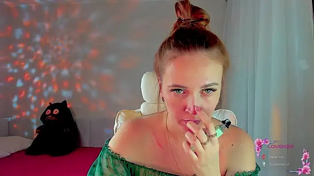 Snapshot of she_wolf chatting on 04.02.26 she wolf online show from 04.02.26