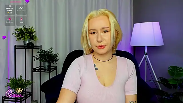 Snapshot of Emily__Bliss chatting on 02.21.26 Emily Bliss online show from 02.21.26