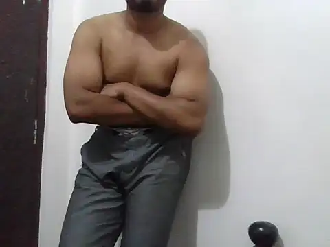 Snapshot of muscledad111 chatting on 02.21.26 muscledad111 online show from 02.21.26