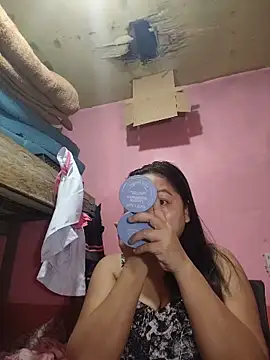 Snapshot of sweety_pie18 chatting on 04.01.26 sweety pie18 online show from 04.01.26