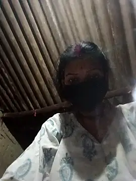 Snapshot of Desi_Couple_P chatting on 04.21.26 Desi Couple P online show from 04.21.26