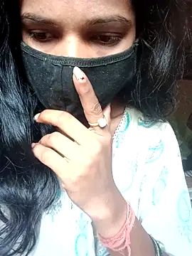 Snapshot of Desi_Couple_P chatting on 04.29.26 Desi Couple P online show from 04.29.26