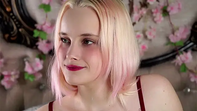 KirstinMcgeady online show from 04.06.26