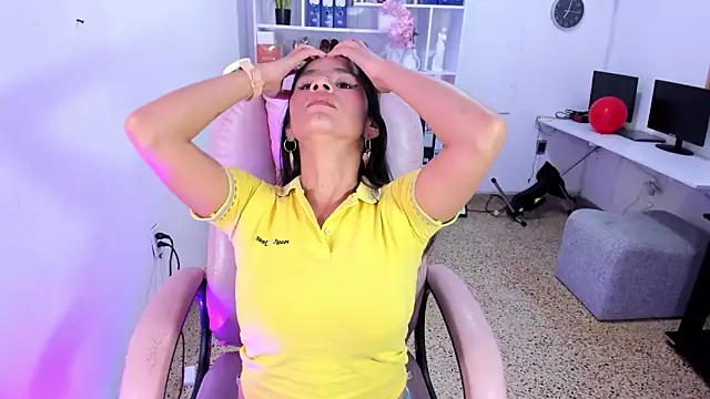 Snapshot of Emmy_lollipop chatting on 02.19.26 Emmy lollipop online show from 02.19.26