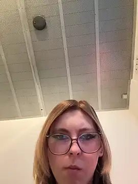 Milli-Kiss online show from 03.11.26