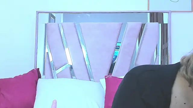 DariaLuca online show from 03.27.26