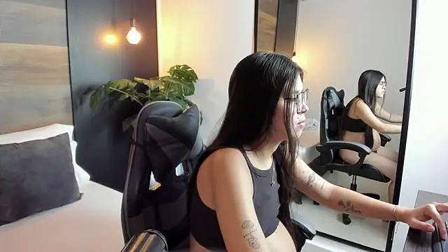 eva swan  online show from 05.12.26
