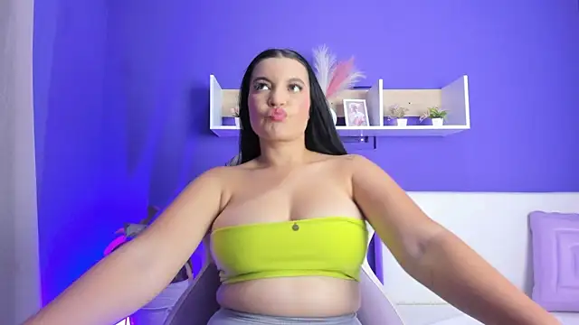 Zoe Curvy  online show from 02.13.26