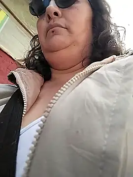 Snapshot of _Saraqueen chatting on 02.25.26 Saraqueen online show from 02.25.26