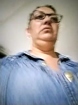  Saraqueen online show from 03.26.26