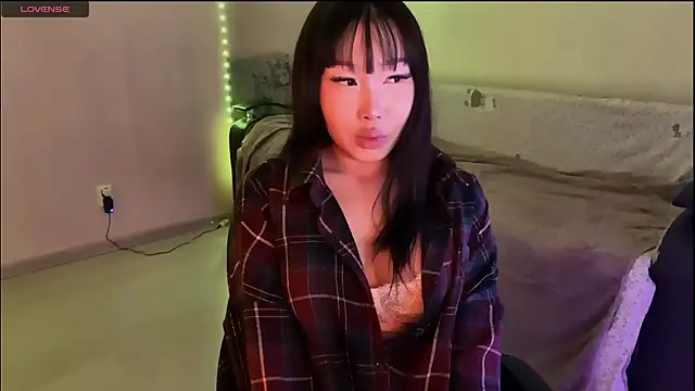 Snapshot of whispersofdarsy chatting on 02.20.26 whispersofdarsy online show from 02.20.26