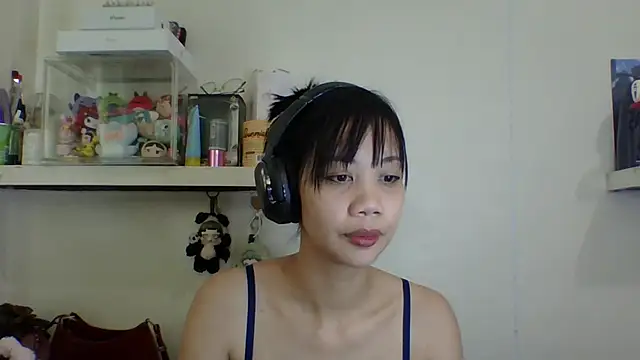 Snapshot of GloryKulikowski chatting on 02.16.26 GloryKulikowski online show from 02.16.26