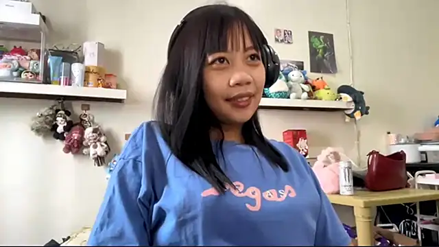 Snapshot of GloryKulikowski chatting on 02.25.26 GloryKulikowski online show from 02.25.26