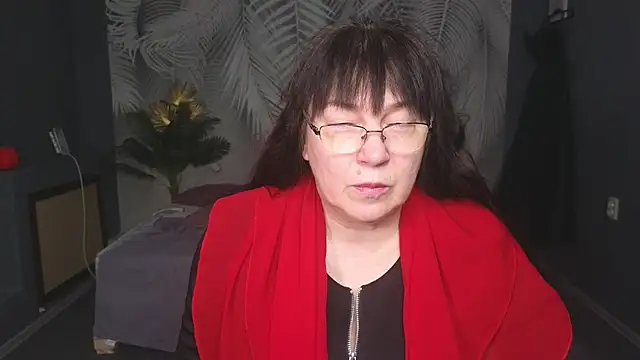 Snapshot of Tori_Twirl chatting on 02.25.26 Tori Twirl online show from 02.25.26