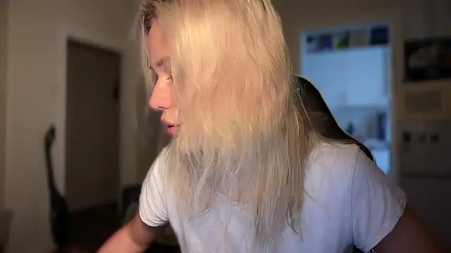 Leylia Lily online show from 03.06.26