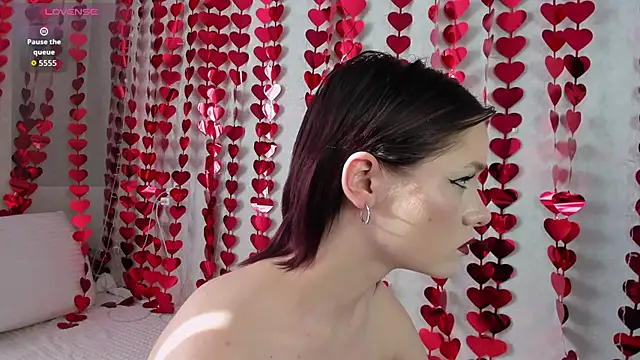 Snapshot of SirenBeatrice chatting on 02.15.26 SirenBeatrice online show from 02.15.26