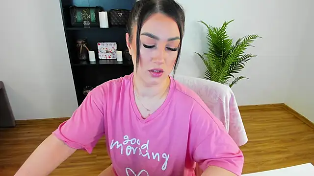 Snapshot of khloe_starrr chatting on 04.11.26 khloe starrr online show from 04.11.26