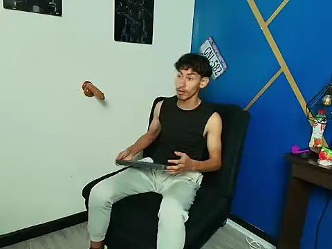 skinny jean  online show from 03.24.26