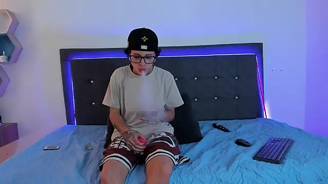 Snapshot of Ale_cuzz chatting on 02.28.26 Ale cuzz online show from 02.28.26