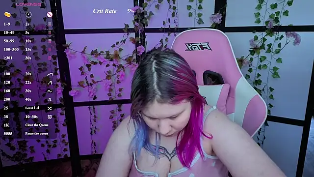 Snapshot of kitsune_little chatting on 06.28.26 kitsune little online show from 06.28.26