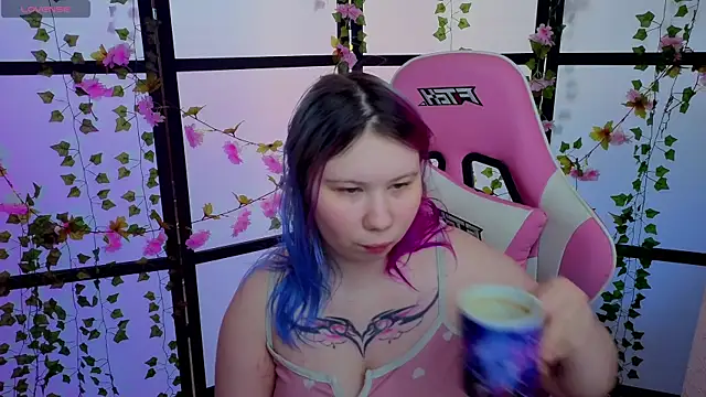 Snapshot of kitsune_little chatting on 07.16.26 kitsune little online show from 07.16.26