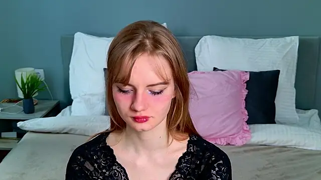 ElfieWhite online show from 05.11.26