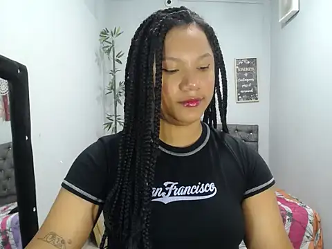 Snapshot of willowsweett chatting on 05.22.26 willowsweett online show from 05.22.26