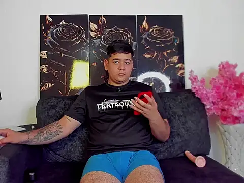 winy hot online show from 02.20.26