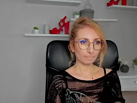 CinderellaMoon online show from 03.09.26