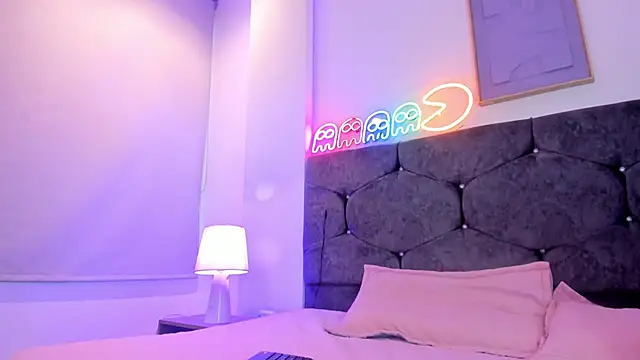 Snapshot of Megan_Morphy chatting on 03.10.26 Megan Morphy online show from 03.10.26