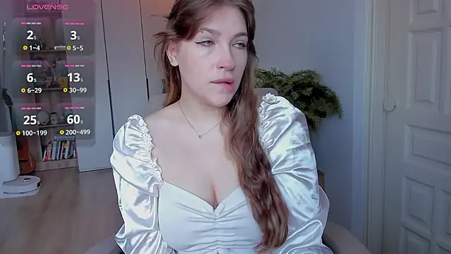 Snapshot of HennessyA chatting on 02.28.26 HennessyA online show from 02.28.26