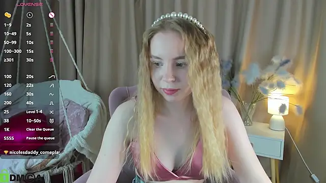 Snapshot of Linda__Bloom chatting on 03.02.26 Linda Bloom online show from 03.02.26