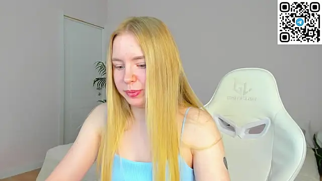 Snapshot of Linda__Bloom chatting on 06.05.26 Linda Bloom online show from 06.05.26