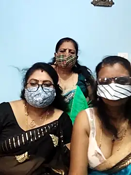 Snapshot of Kannadasexywifes chatting on 04.26.26 Kannadasexywifes online show from 04.26.26