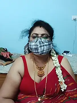 Snapshot of Kannadasexywifes chatting on 05.17.26 Kannadasexywifes online show from 05.17.26