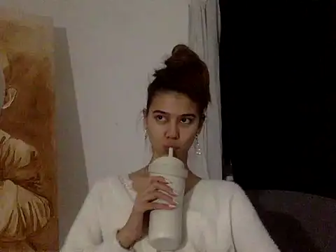 Snapshot of KiraVixenSweet chatting on 03.01.26 KiraVixenSweet online show from 03.01.26