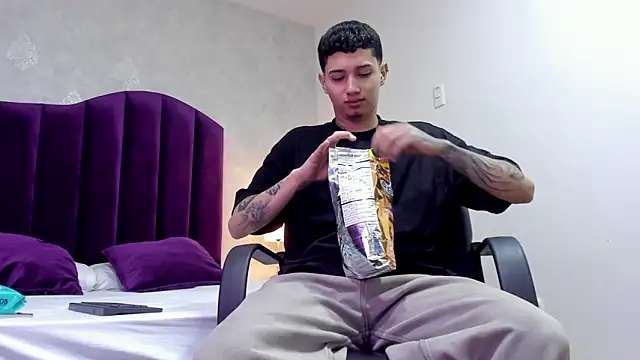 Snapshot of JoshBeech chatting on 02.20.26 JoshBeech online show from 02.20.26