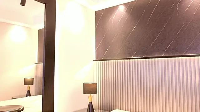 Kinsleybrown online show from 04.09.26