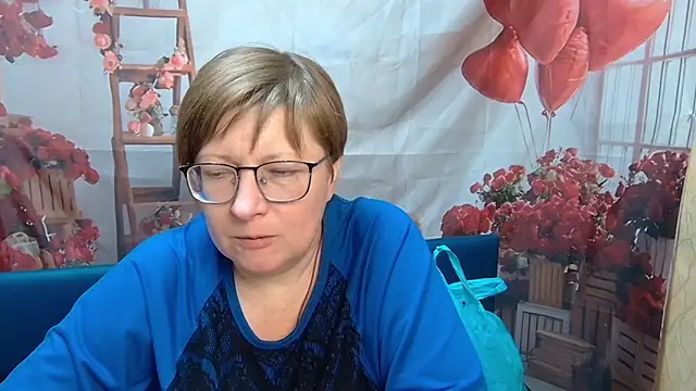Snapshot of RadaChudna chatting on 04.17.26 RadaChudna online show from 04.17.26