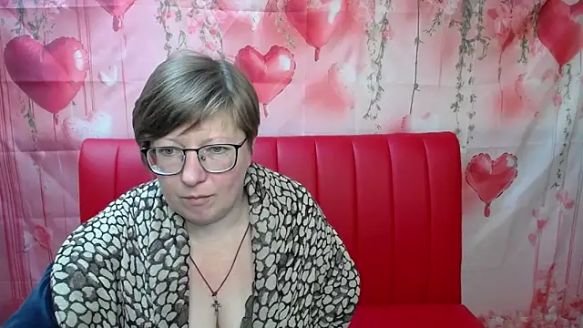 Snapshot of RadaChudna chatting on 04.24.26 RadaChudna online show from 04.24.26