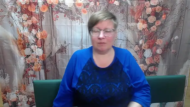Snapshot of RadaChudna chatting on 05.16.26 RadaChudna online show from 05.16.26