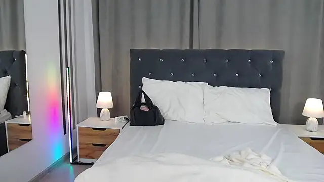 VikkyVonn online show from 06.24.26