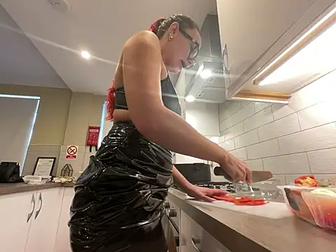 FoxyValentine online show from 02.16.26