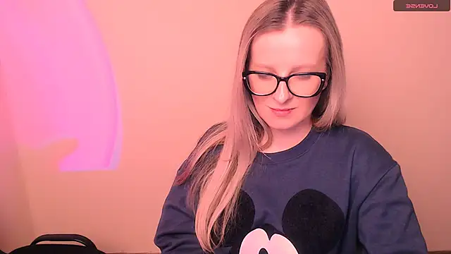 Snapshot of AnnePeach chatting on 02.16.26 AnnePeach online show from 02.16.26