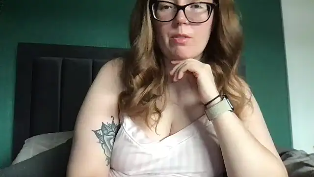 CurvyBx online show from 05.18.26